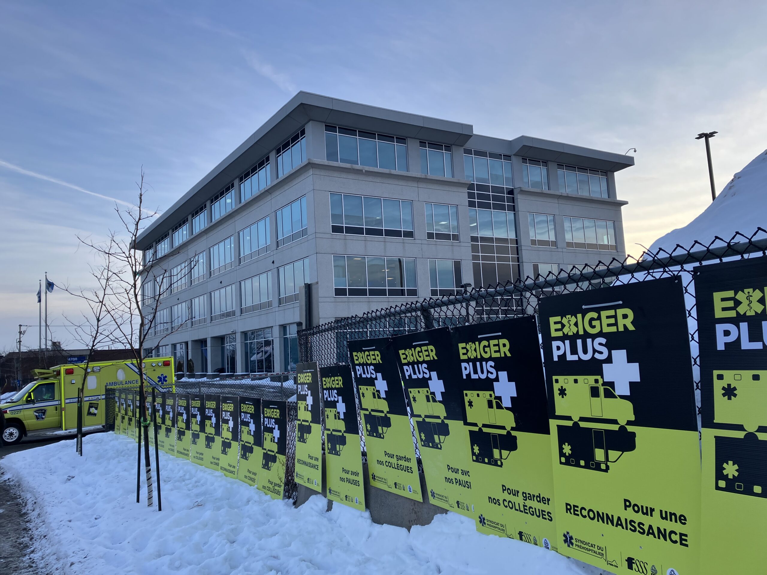 Les paramédics de Montréal-Laval votent la grève
