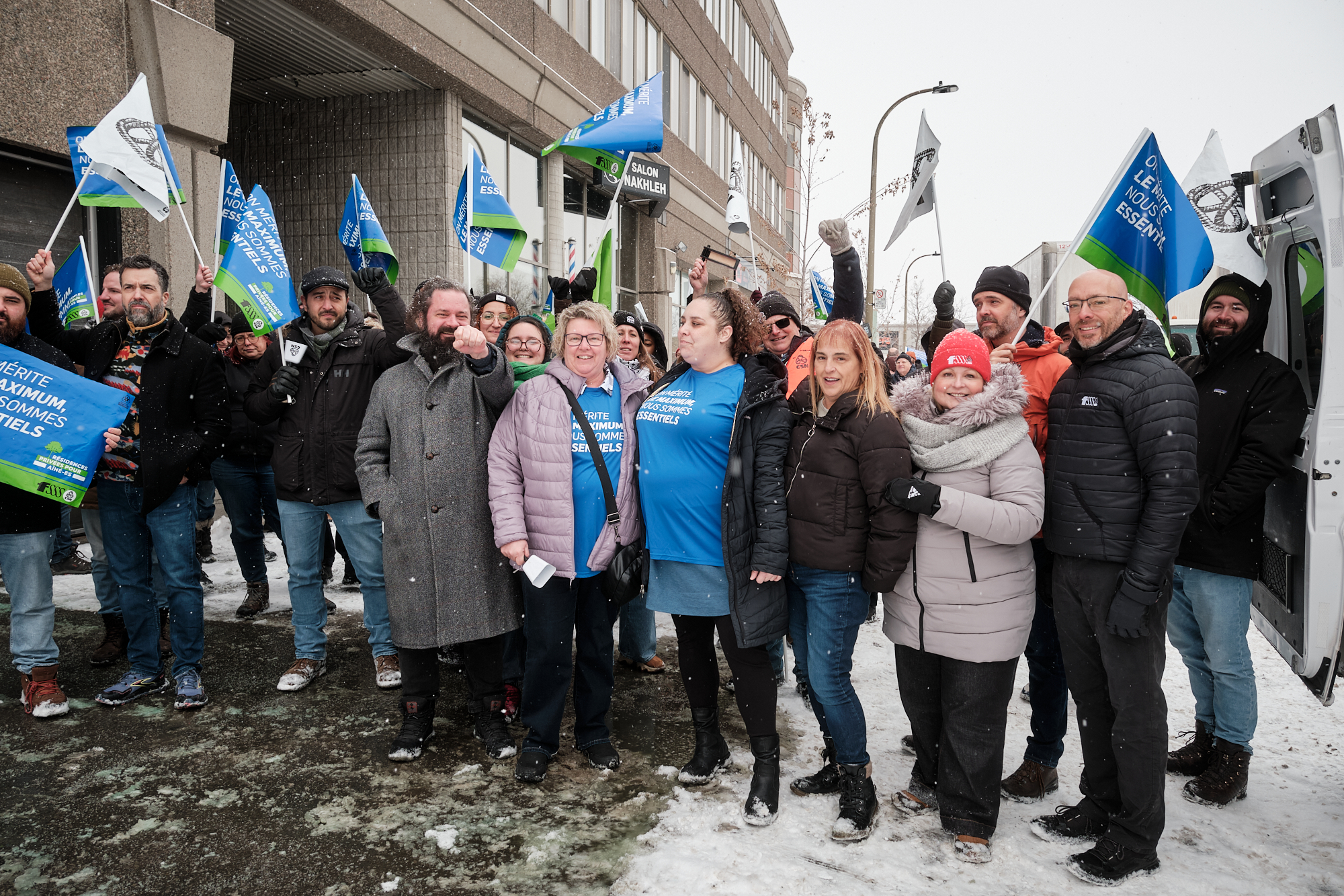Manifestation des salarié-es des RPA devant le siège social de Corev
